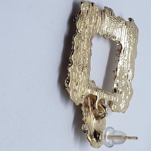 NEW 3/$10 Square/Rectangular Earrings in Goldtone - Picture 5 of 5